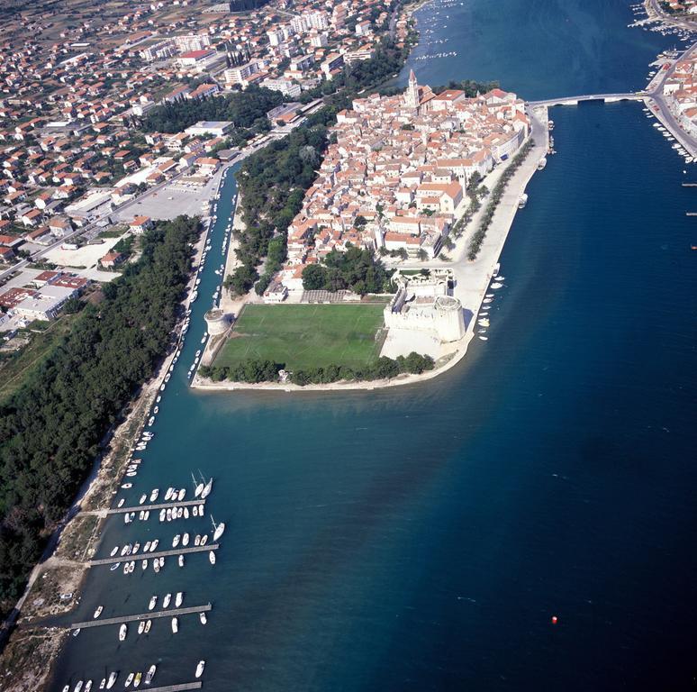 Apartments Sofija Trogir Exterior foto